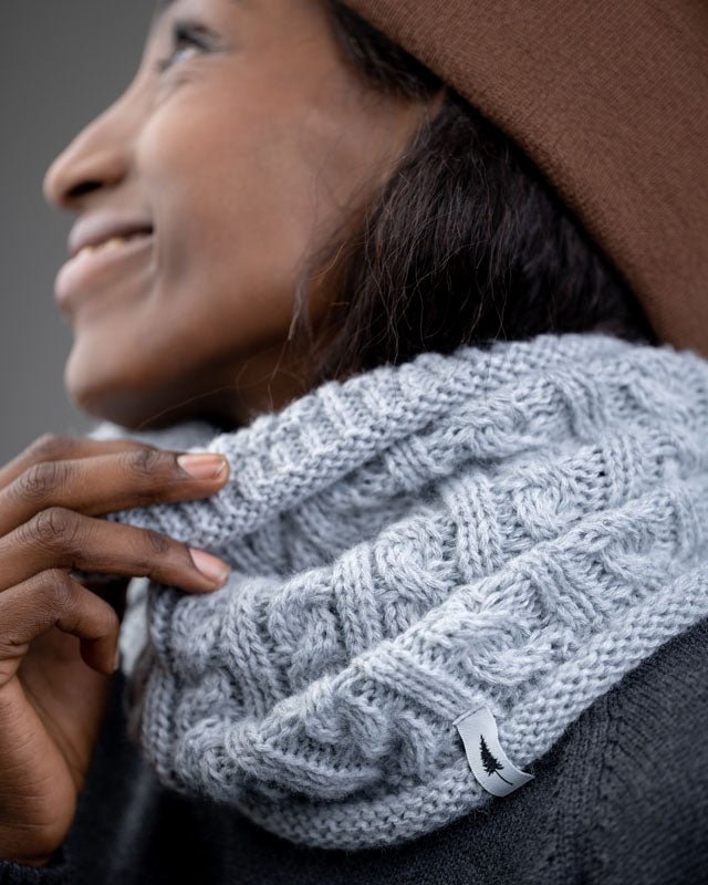 TreeNeckwarmer Cable Knit - Light Grey Mel - NECKWARMER - NIKIN